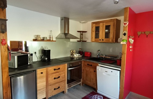 Saint-Girod House | Appartement Dans Maison. Calme et Reposant