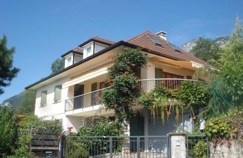Veyrier-du-Lac Apartment | Appartement dans villa accès privé au lac