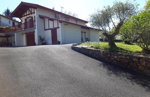 Espelette Apartment | Appartement en rez de chaussee de maison