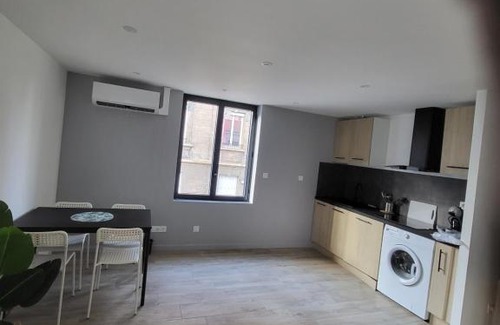 Centre Deux Apartment | Appartement entièrement rénové à neuf 102