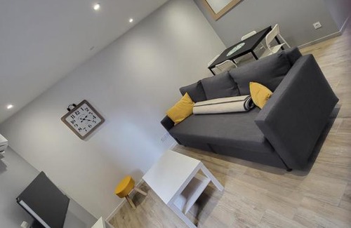 Centre Deux Apartment | Appartement entièrement rénové à neuf 102