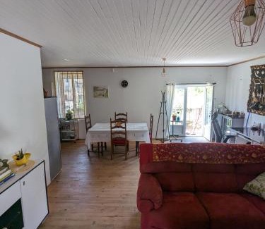 La Tour-Sur-Orb Apartment | Appartement Entier