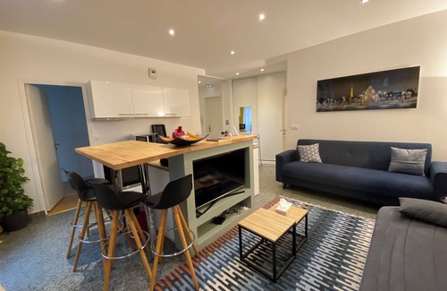 Quartier de la Porte-Saint-Denis Apartment | Appartement Entier
