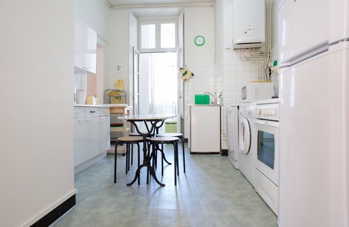Bagneres-de-Luchon Apartment | Appartement T3 Dans une Maison de Caractère à Proximité du Centre Ville