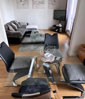 Republique–Point-du-Jour Apartment | Appartement 60 m², porte de Saint-Cloud