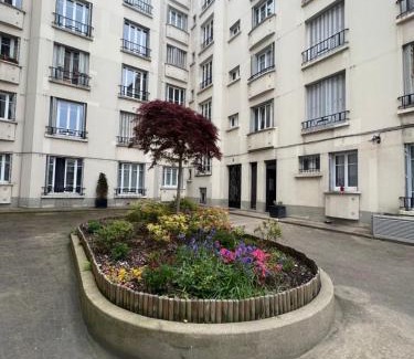 Republique–Point-du-Jour Apartment | Appartement