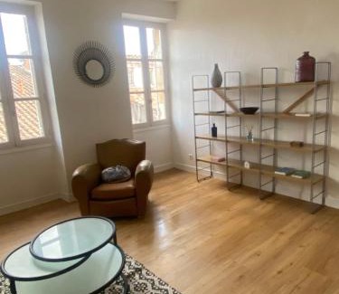 Sainte-Foy-la-Grande Apartment | Appartement cosy dans la bastide