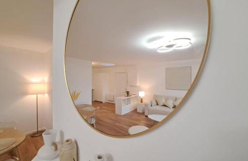 Hincmar Apartment | Appartement "Le Biarritz" - vue Cathédrale et Parking gratuit