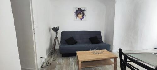 Saint-Ambroix Apartment | Appartement Le république idéalement situé.