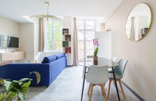 Chaumont Apartment | Appartement lumineux avec cour