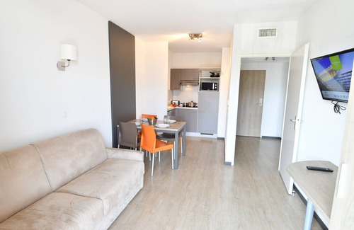 Bordeaux-Lac Condo | Appartement Lumineux | Parking Disponible