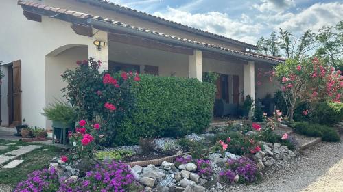 Serignac Apartment | Appartement mansardé et climatisé 50 m2