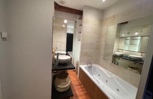 Epinal Apartment | Appartement moderne au centre d'Épinal, 2-4 pers - FR-1-589-807