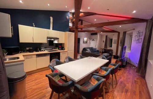 Epinal Apartment | Appartement moderne au centre d'Épinal, 2-4 pers - FR-1-589-807