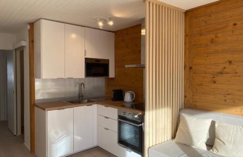 Le Lavachet Apartment | Appartement rénové à Tignes, quartier du Lavachet – 4 pers., balcon, casier à ski - FR-1-641-33