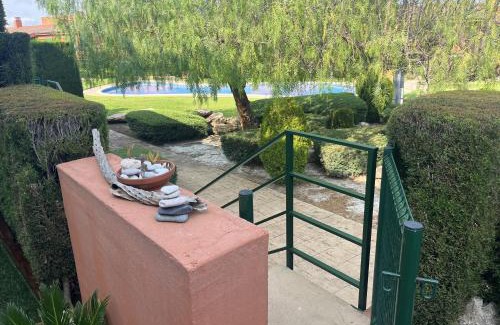 L Almadrava Apartment | Appartement résidentiel avec jardin et piscine