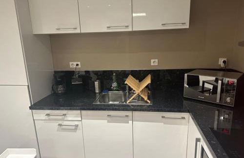 Coudekerque-Branche Apartment | Appartement rez de chaussée 4 personnes 2 chambres avec parking