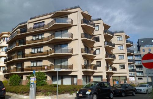 Sint-Idesbald Apartment | Appartement Residentie Amadeus met garage