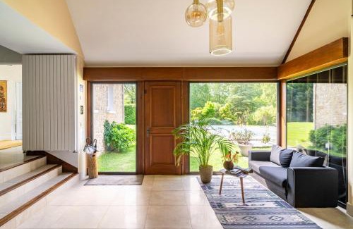 Ormoy-la-Riviere Apartment | Appartement Séjour Confort, Clim, Piscine