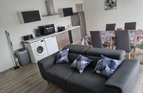 Cransac Apartment | Appartement séjour , cure Cransac au 1er étage 2 nuits minimum