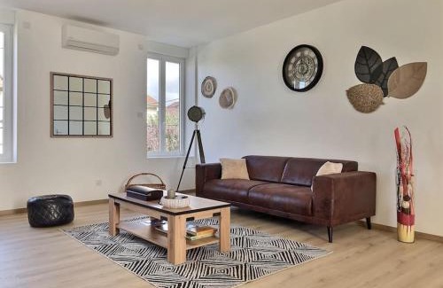 Amberieu-en-Bugey Apartment | Appartement spacieux et lumineux proche gare