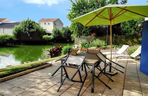 La Taillee Apartment | Appartement spacieux à La Taillée avec jardin et vélos