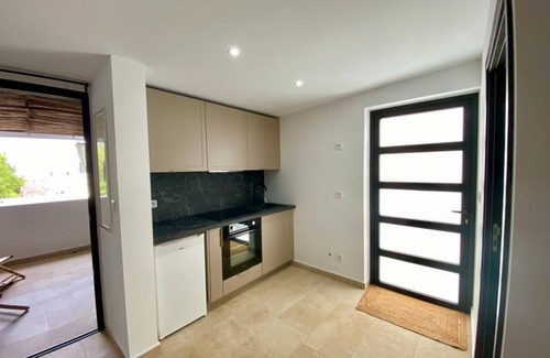Montvert-les Bas Apartment | Appartement T1 Tout Confort à 15 mn de la Plage de Grand Anse et de Saint-pierre