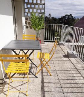 Centre Ville Apartment | Appartement tout confort 2 chbres - 72m2 - avec terrasse et vue Pyrénées