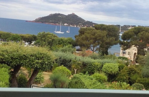 Agay Apartment | appartement vue mer piscines parking LES CORAUX AGAY PLAGE