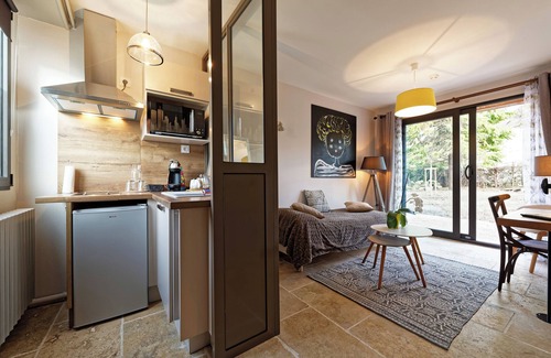 Autun Apartment | Appartements Pied à Terre, haut standing avec cuisine équipée et terrasse/Groupe HRM