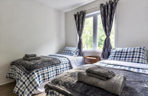 Laval-des-Rapides Apartment | Appartment 2BR 4 beds AC wi-Fi Smart TV FreeParking