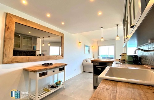 Platja d'Aro Apartment | Appartment Blue Fanals apartment on the seafront with panoramic view
