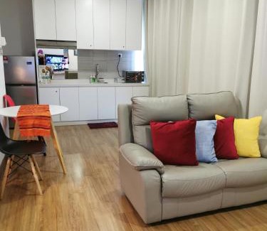 Seri Kembangan Apartment | Apple 4@Menara Simfoni/King Bed/Wifi/Netflix/TVBOX