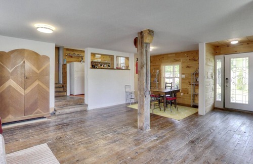 Quinte West Cottage | Apple Cider Mill (attached separate unit)