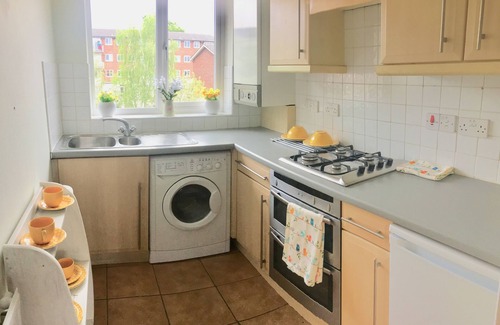 Cowley Apartment | Apple Perch 2BR Flat-Free Parking