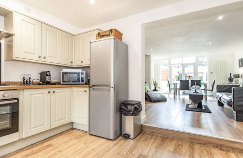 Sandsend Cottage | APPLE TREE COTTAGE, country holiday cottage in Sandsend