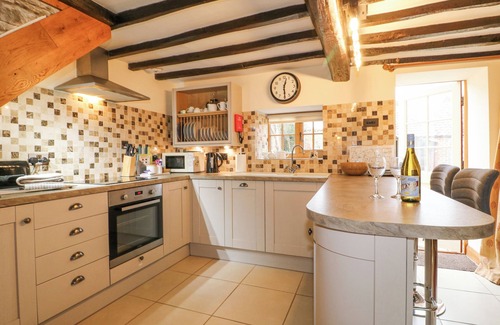 Old Somerby Cottage | APPLE TREE COTTAGE, pet friendly, with open fire in Grantham