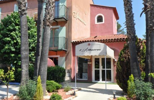 Mouans-Sartoux Apartment | Appt Domaine Albatros, près côte d'azur, piscine, parking privé, proche du Golf St Donat