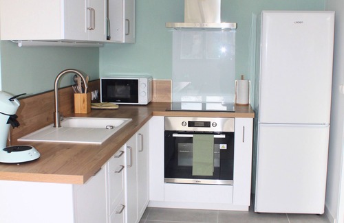 Merignac Apartment | Appt. Refait à Neuf Avec Balnéo, Idéalement Situé Près du Centre de Mérignac