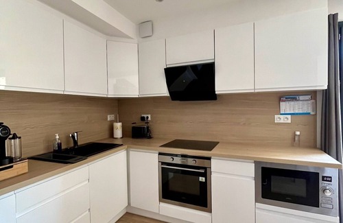 Neffies House | April' House Town house in Neffiès, sleeps 8. Pets welcome.