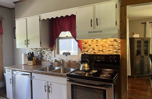 Oneonta House | Aprita Charming home under 5 minutes to All Star Village, quiet residential area