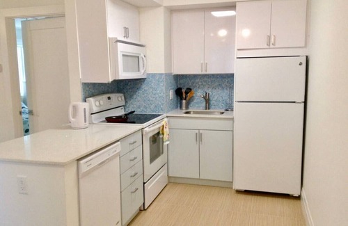 East Fort Lauderdale Apartment | Apt. # 4 Bermuda Blue Beach Club (1/1)