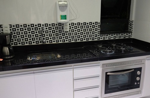 Braga Apartment | APT BAIRRO BRAGA NEAR PRAIA DO FORTE - WI-FI, NETFLIX CEL 21-99798 9913