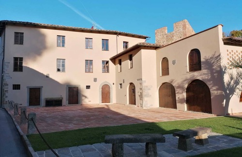 Vicopisano Apartment | Apt. LA TORRE - "Manor of Brunelleschi" Medieval Apartments Resort
