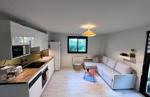 Meythet Apartment | Apt terrace in Meythet beautiful exposure bedroom and separate toilet 4 per max