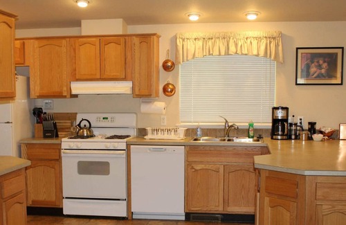 Blue River House | Aqua Gardens Villa Guest House. A gated, private estate. Seclusion and privacy.