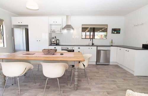 Oakura House | Aqua Vista On Arden - beachfront bach in Oakura