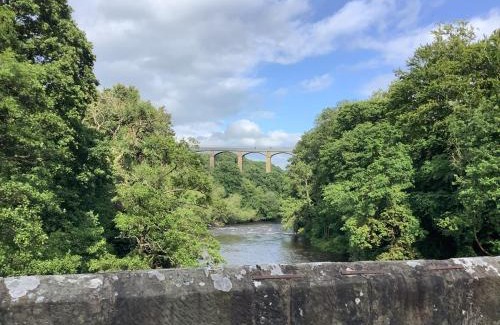 Cefn-mawr Apartment | Aqueduct apartment near Llangollen