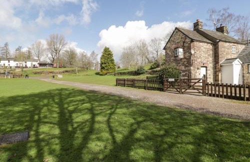 Llanvair Kilgeddin House | Aqueduct Cottage