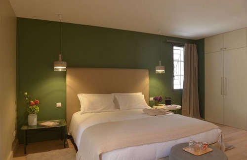Les Mesneux House | ARÔME Deluxe Room